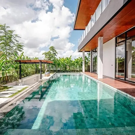 Villa Midori - Luxury Spacious Haven Rooftop And Pool Paradise